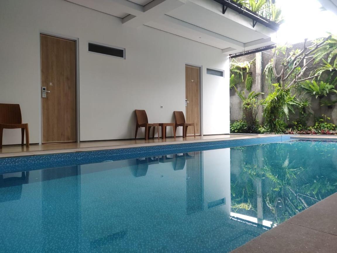 Rion Hostel Bogor Ngoại thất bức ảnh