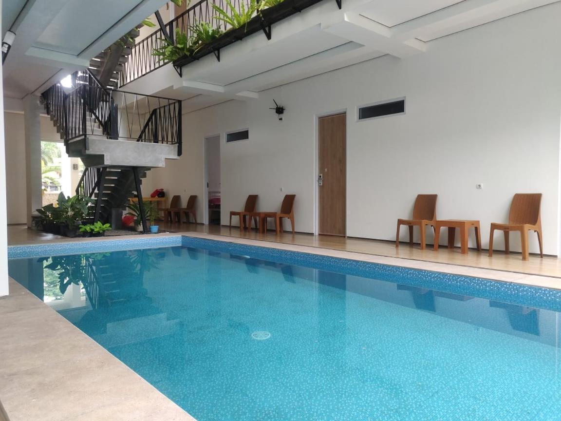 Rion Hostel Bogor Ngoại thất bức ảnh