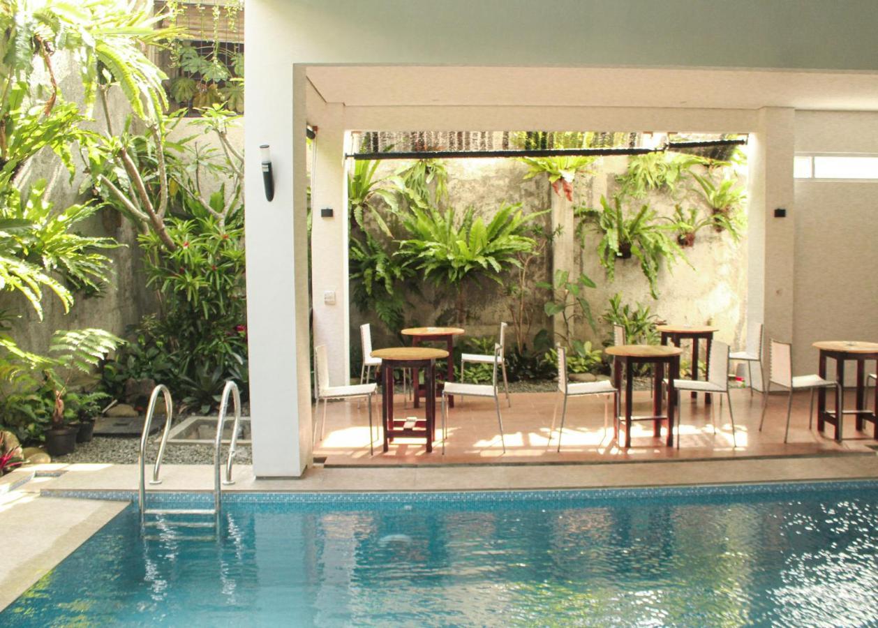Rion Hostel Bogor Ngoại thất bức ảnh